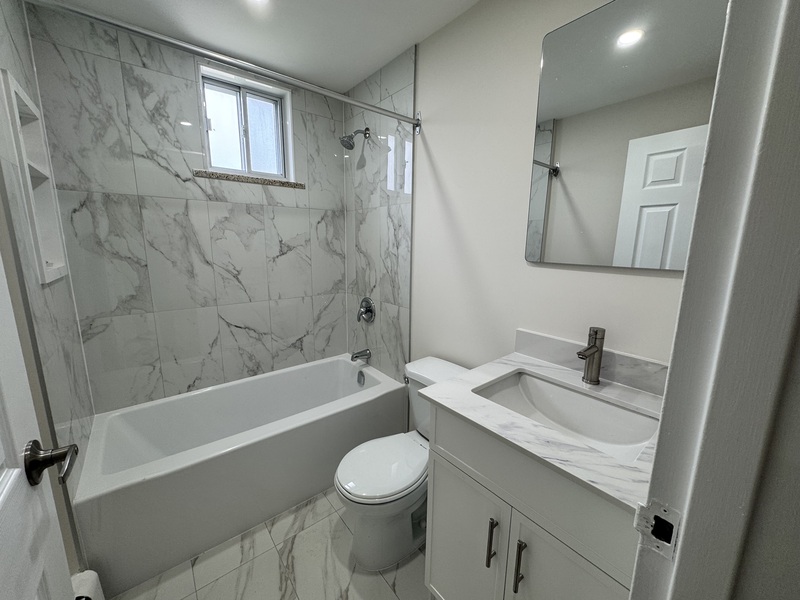 FANTASTIC 2-BEDROOM RENTAL OPPORTUNITY IN THE HEART OF HAMILTON EAST! 